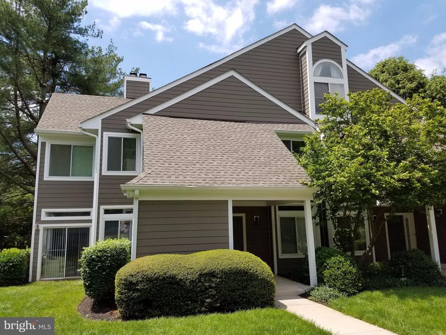 Very spacious 3 level end unit with tons of natural light - Living room with vaulted ceilings with spriral staircase to loft with sky lights - Side sun room - 2 large bedrooms and and 2 fulls baths - Large master bedroom with walk in closet - Super clean and ready for new owner * Great location, close to 66, Rt 50 & Fairfax County Parkway - Lots of shopping & restaurants close by