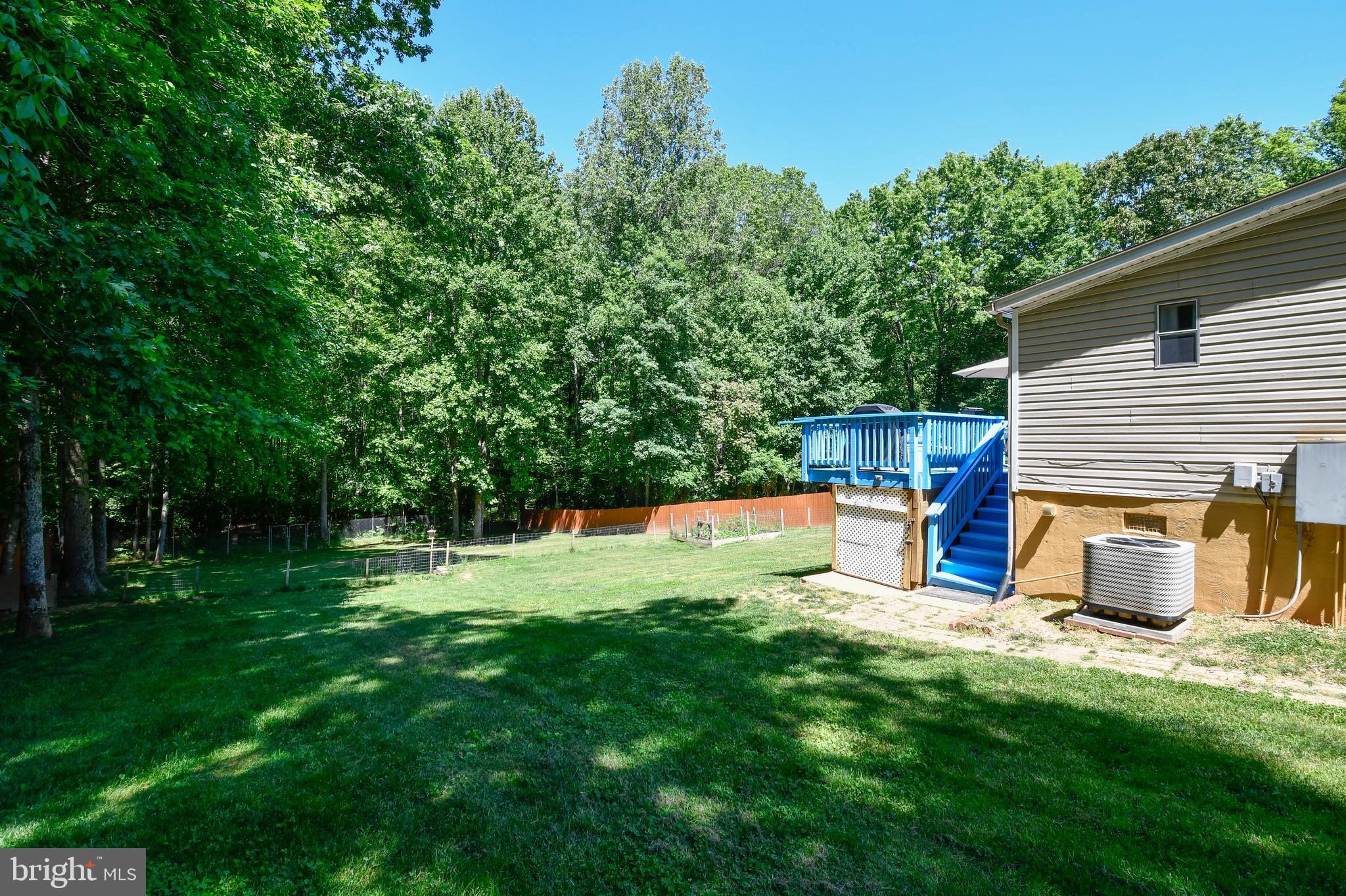 COUNTRY ACRES - Residential