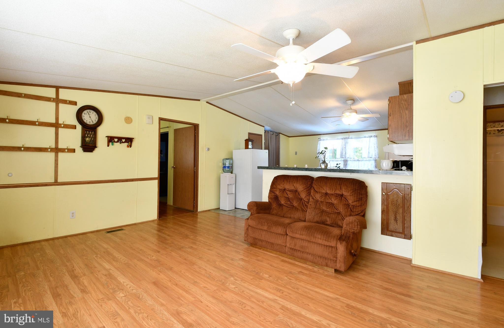 COUNTRY ACRES - Residential