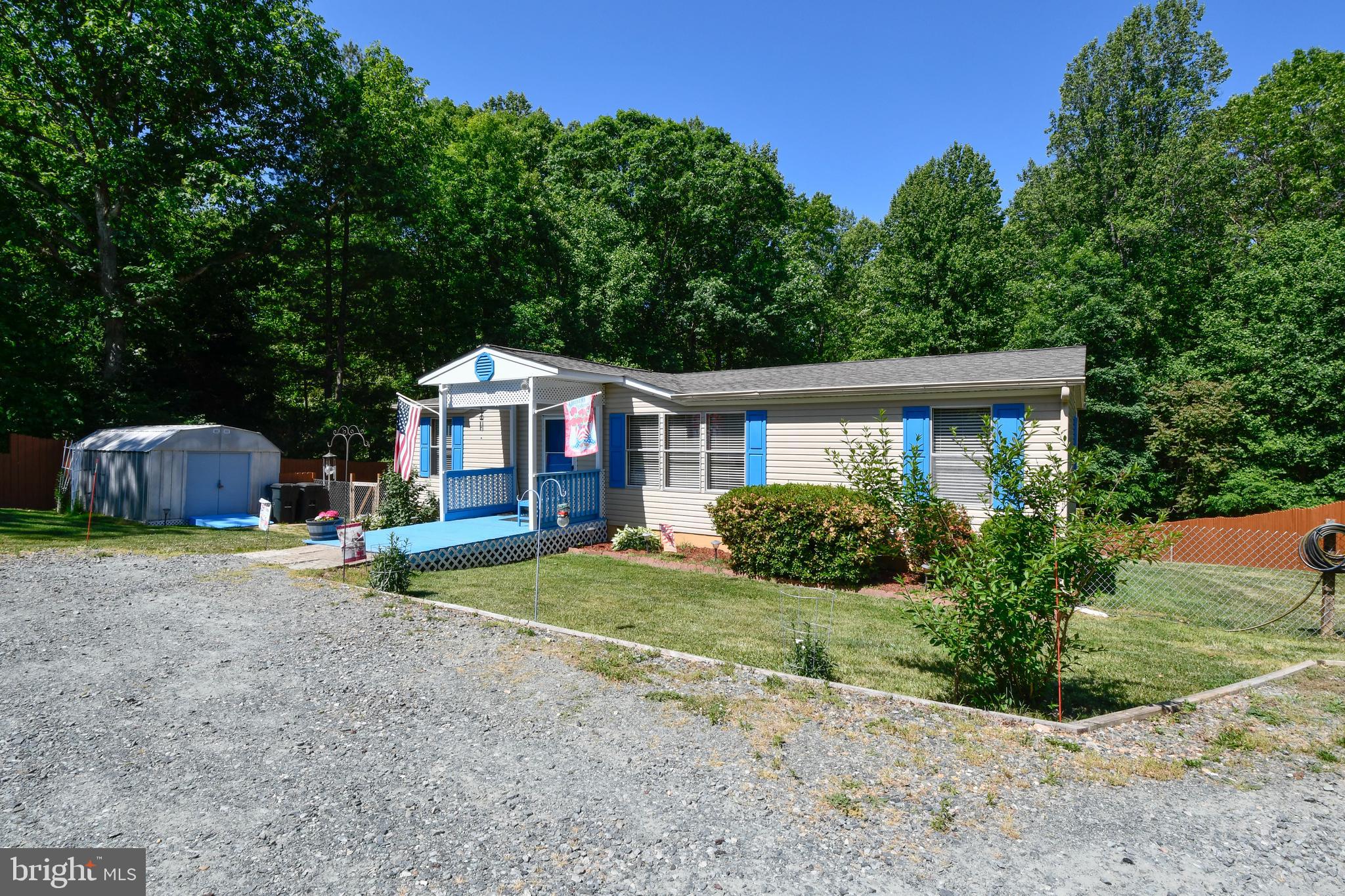 COUNTRY ACRES - Residential