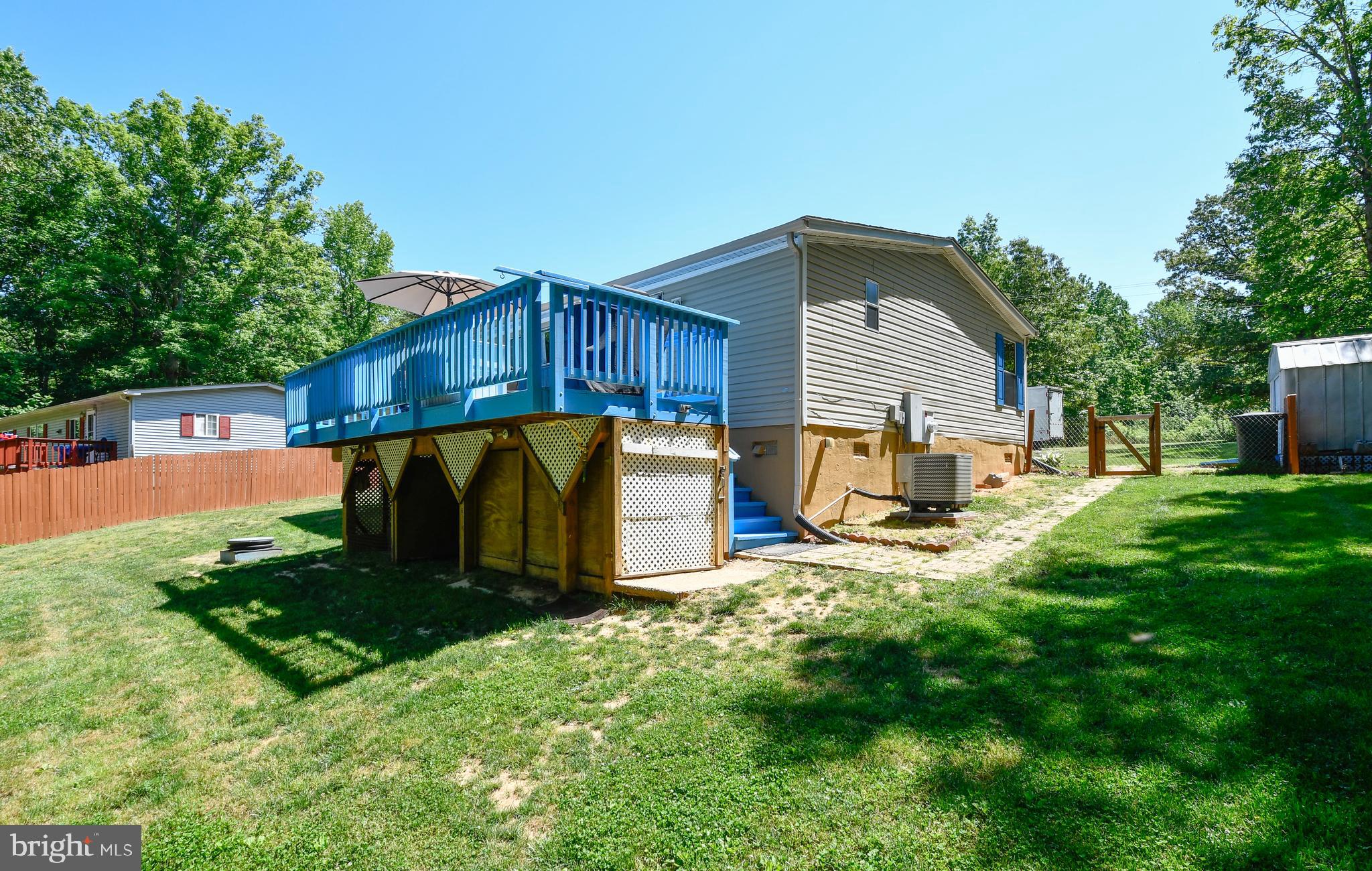 COUNTRY ACRES - Residential