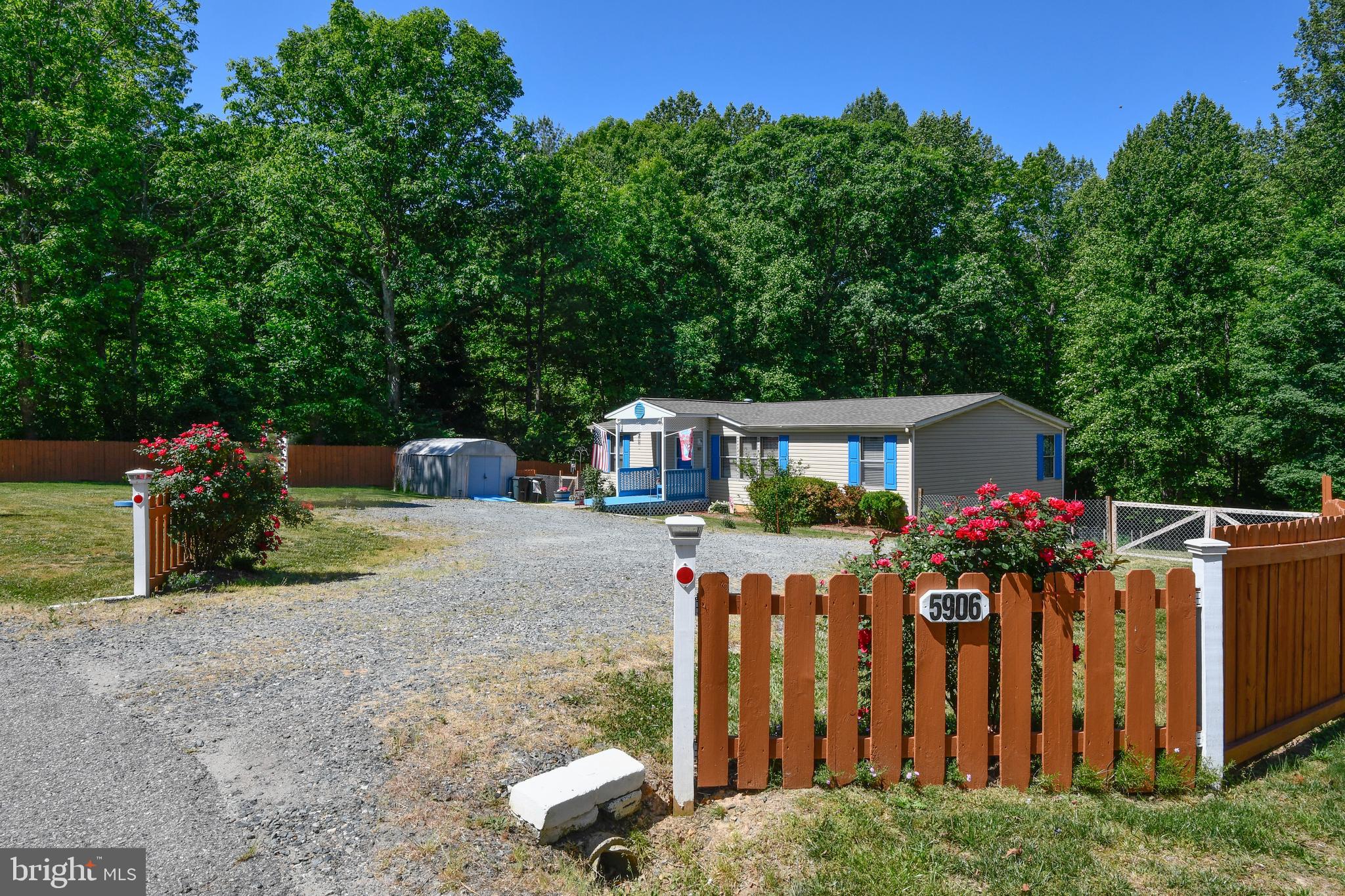 COUNTRY ACRES - Residential