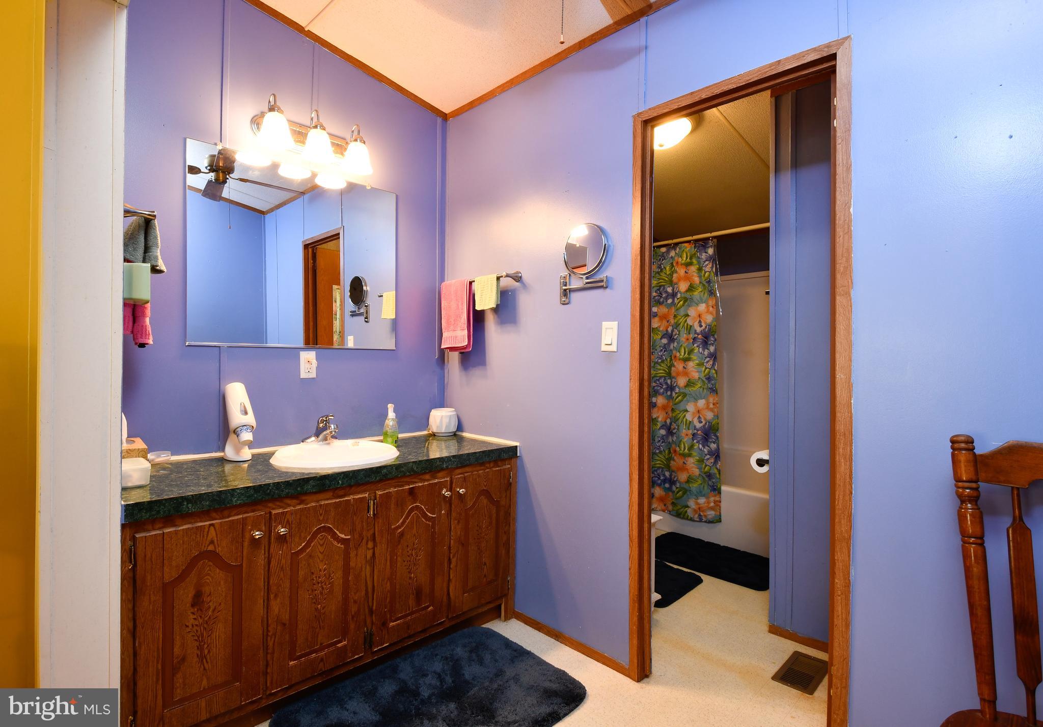 COUNTRY ACRES - Residential