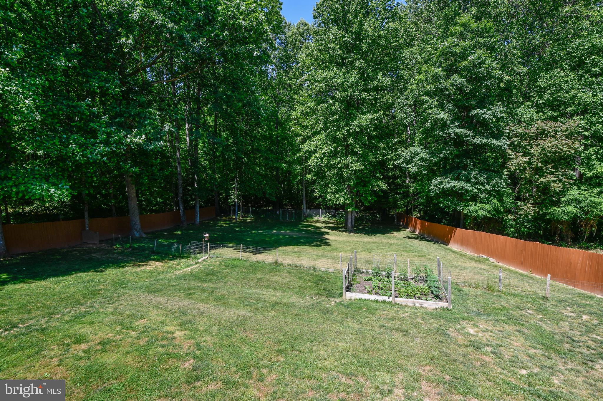 COUNTRY ACRES - Residential