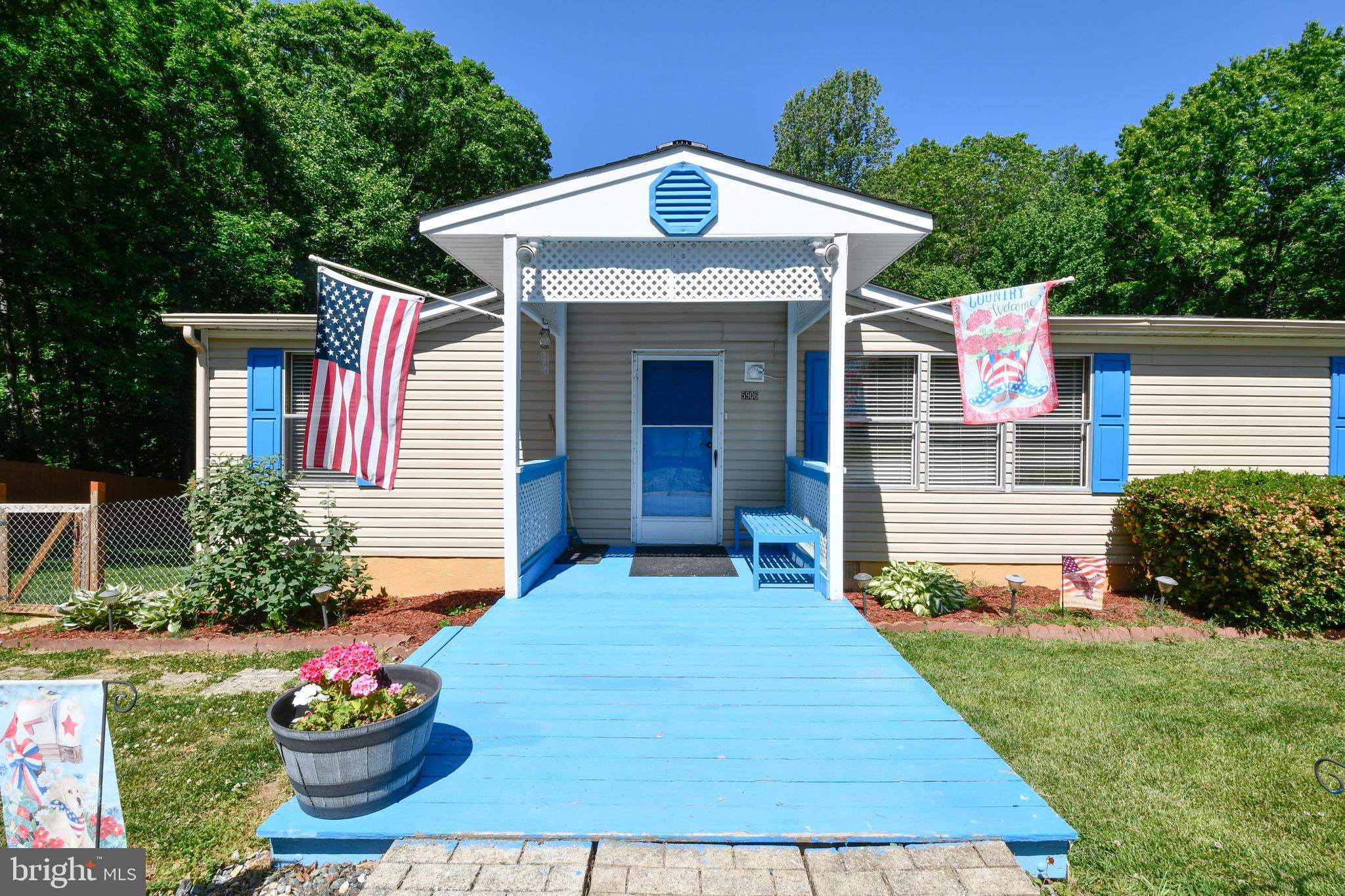 COUNTRY ACRES - Residential