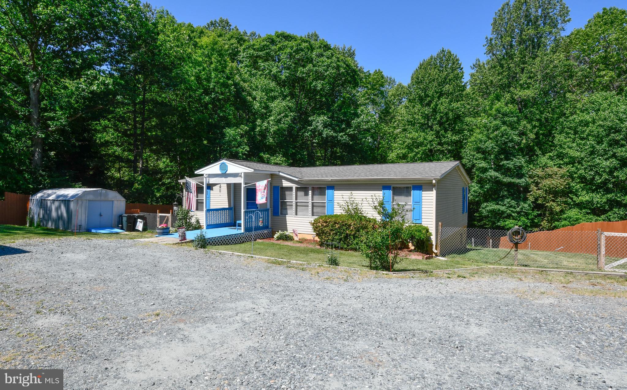 COUNTRY ACRES - Residential