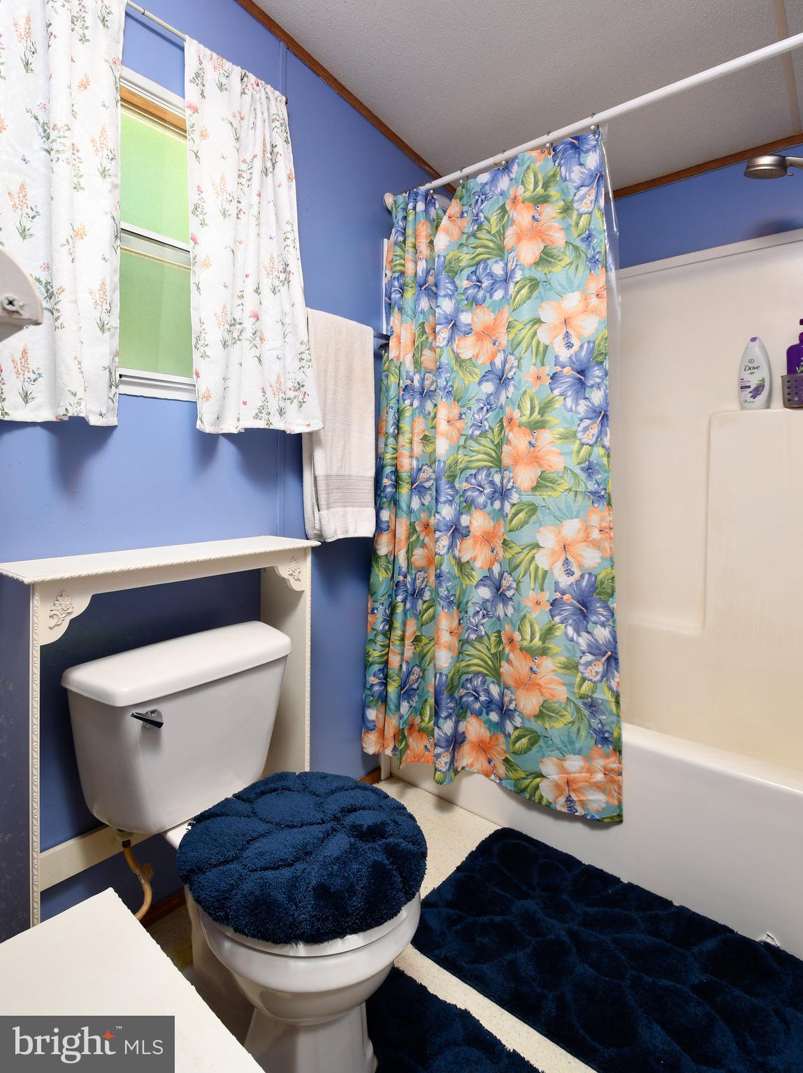 COUNTRY ACRES - Residential