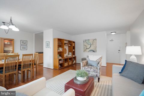 3000 SPOUT RUN PARKWAY D305 ARLINGTON VA 22201