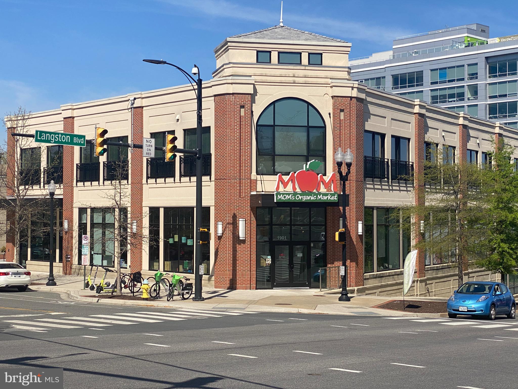 LYON VILLAGE - Residential