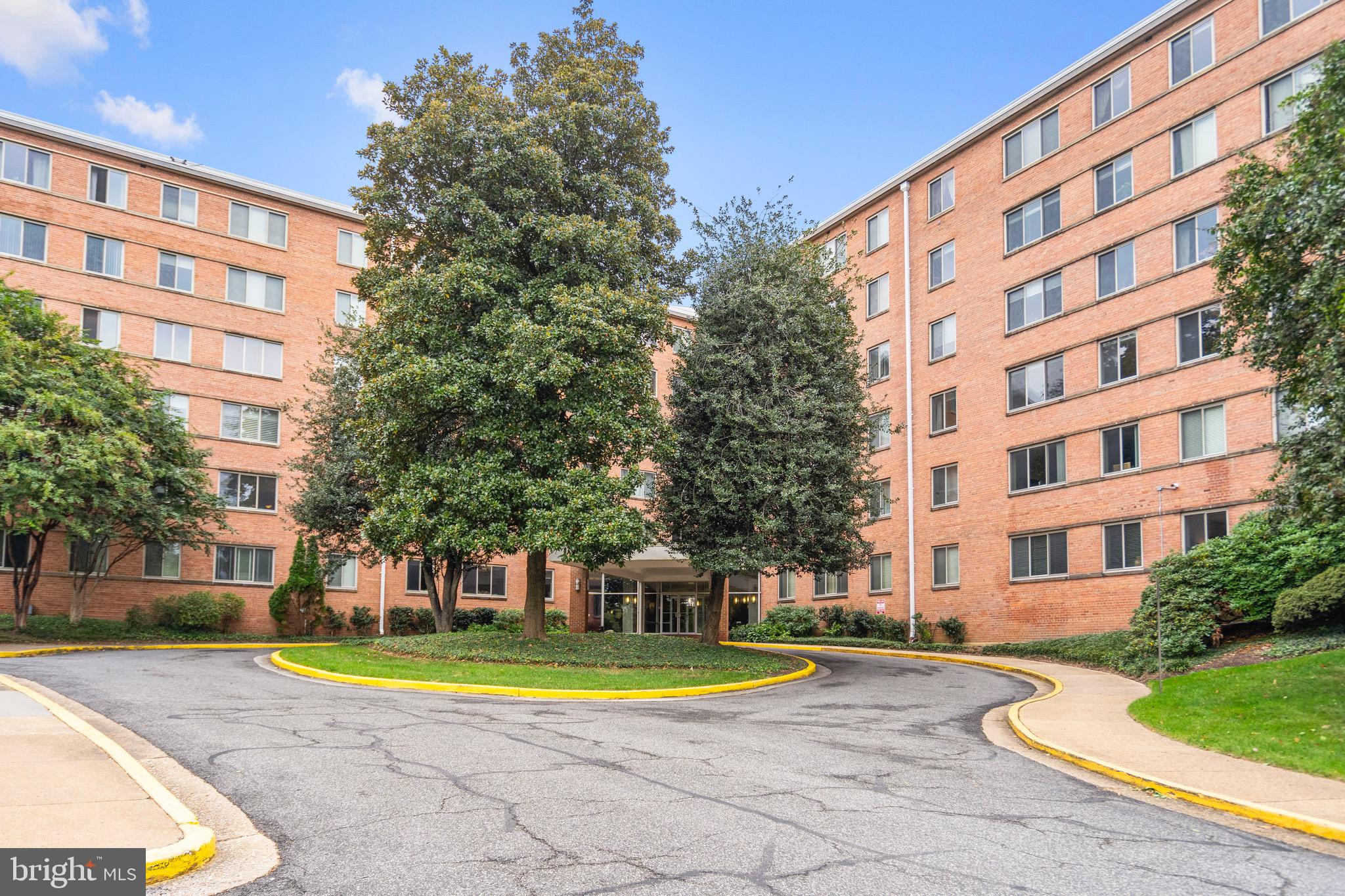 LYON VILLAGE - Residential