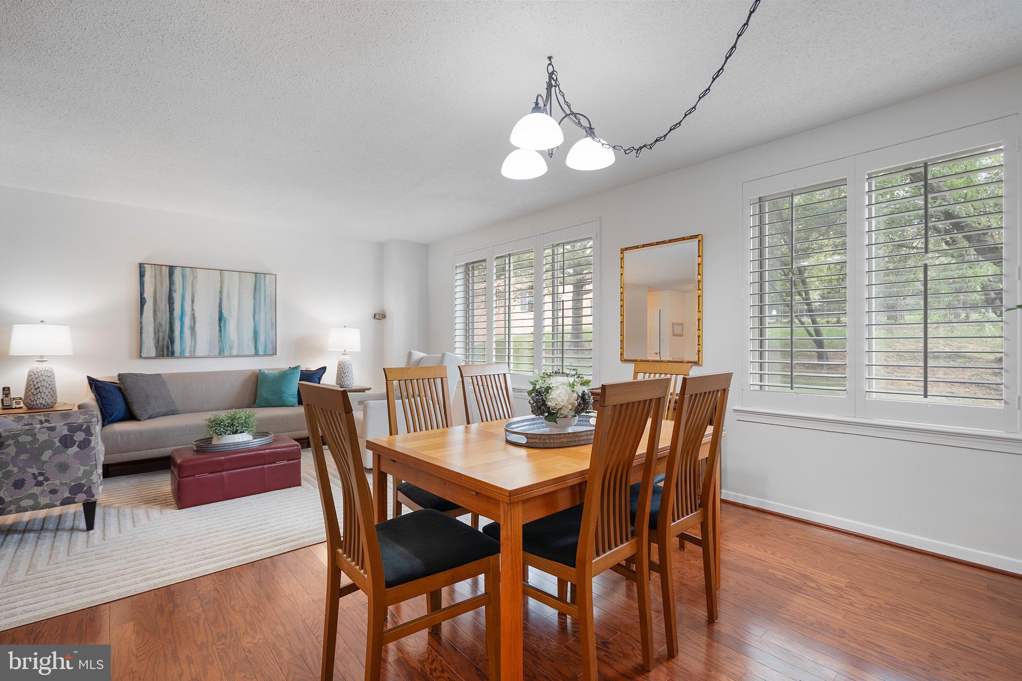 LYON VILLAGE - Residential