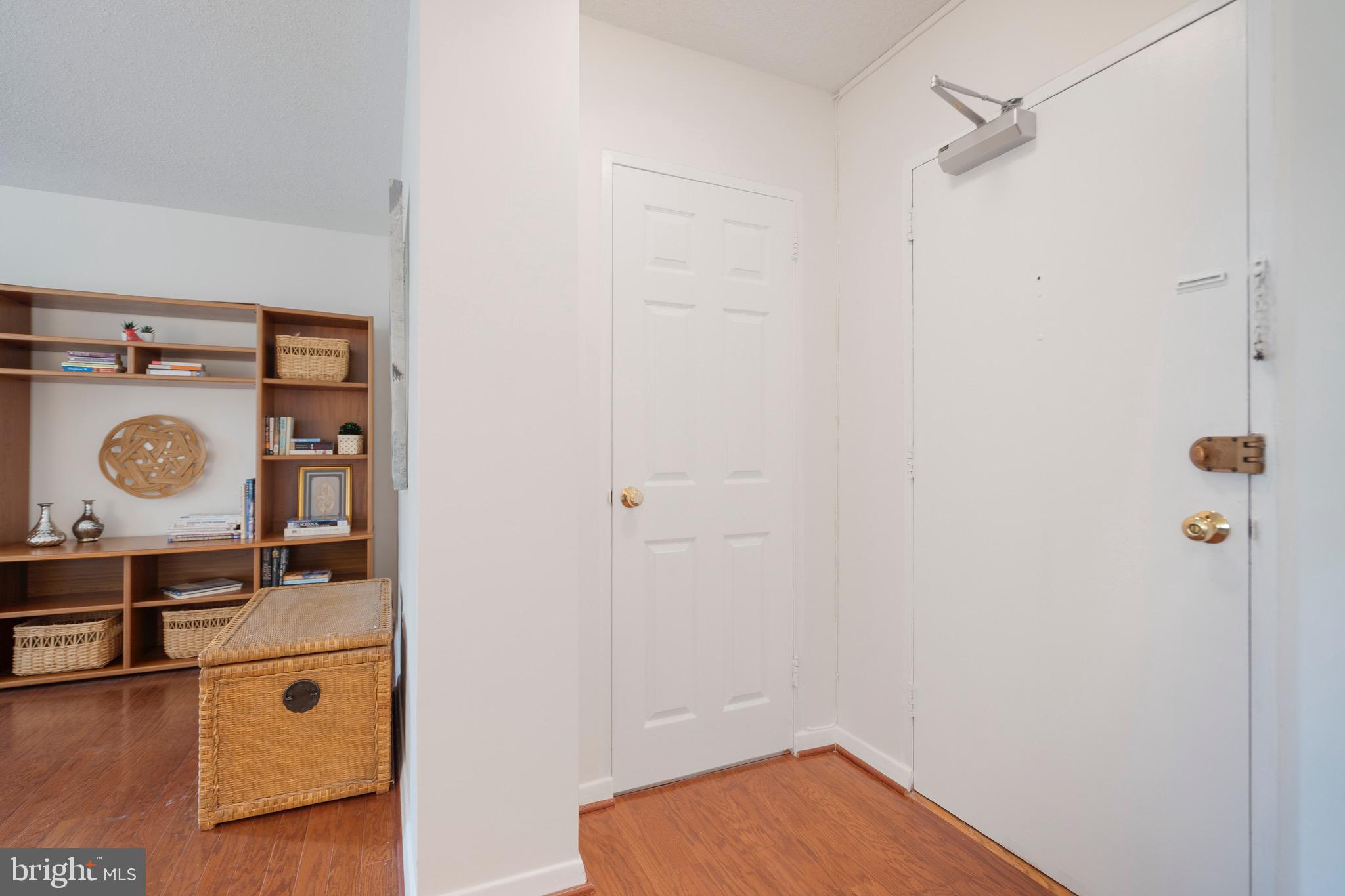 LYON VILLAGE - Residential