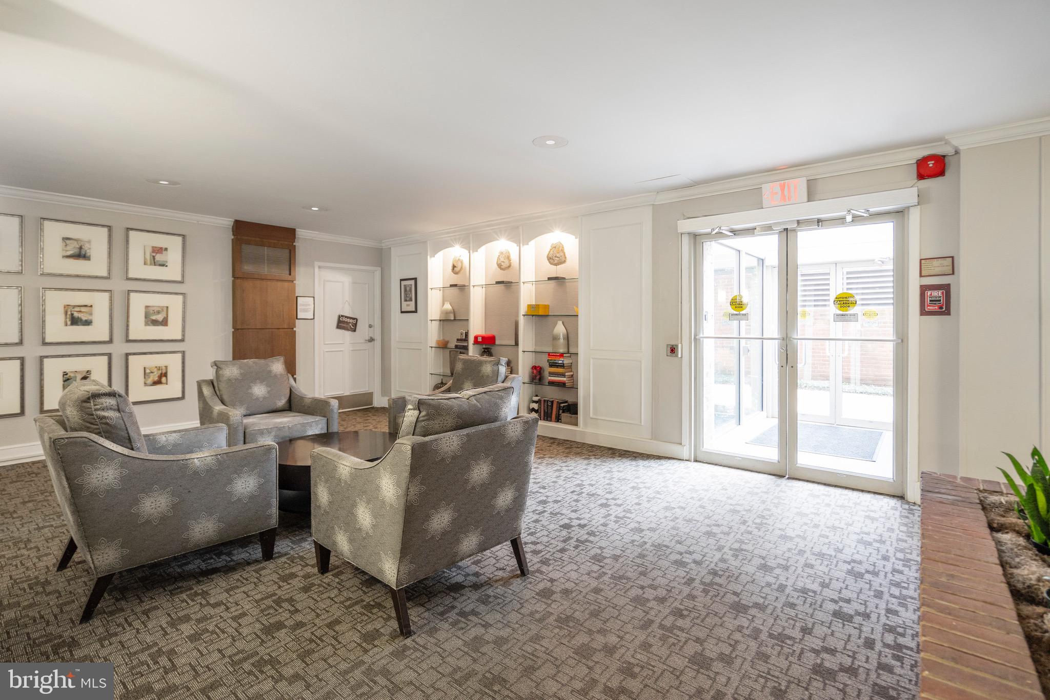 LYON VILLAGE - Residential