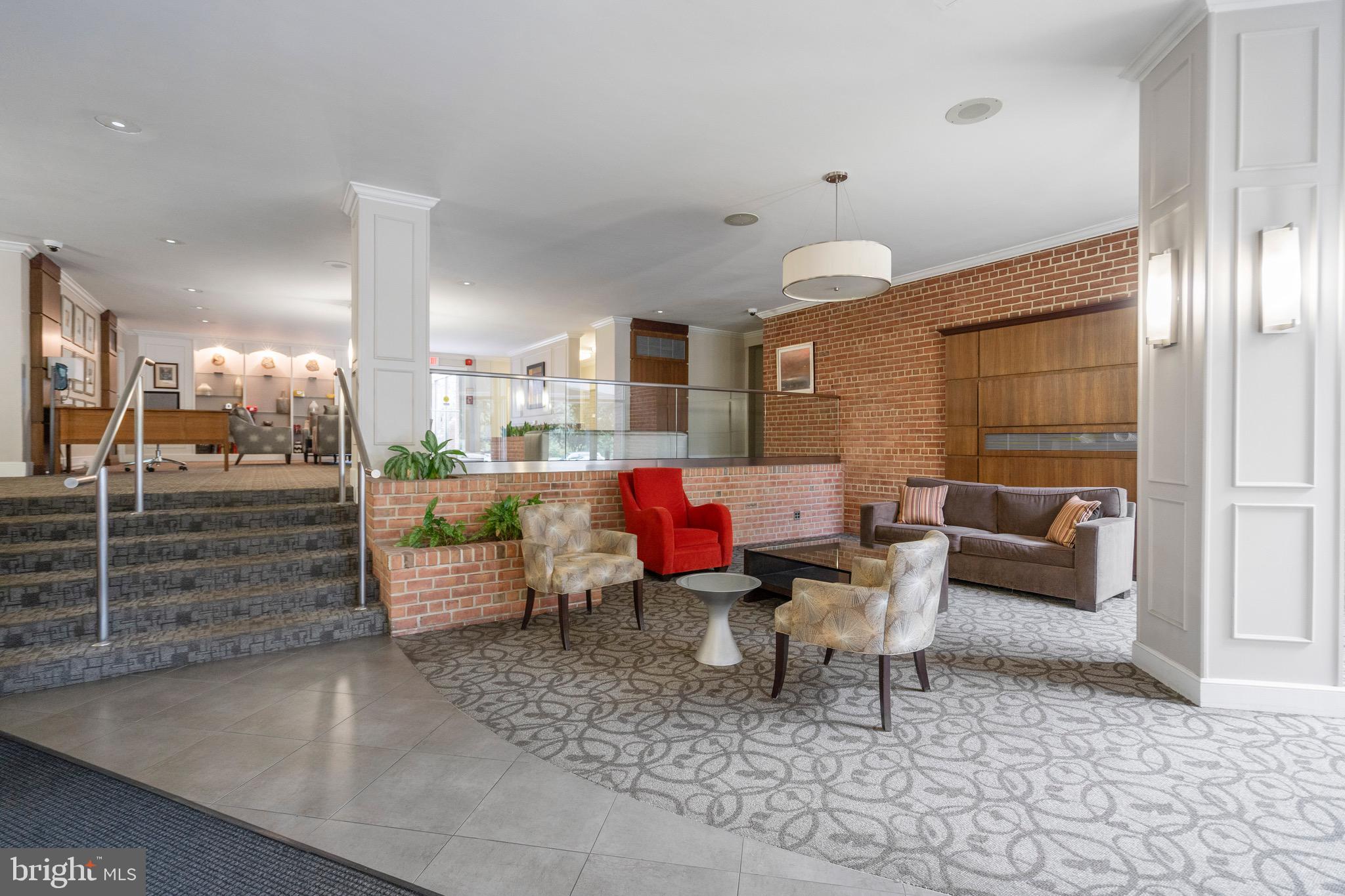 LYON VILLAGE - Residential