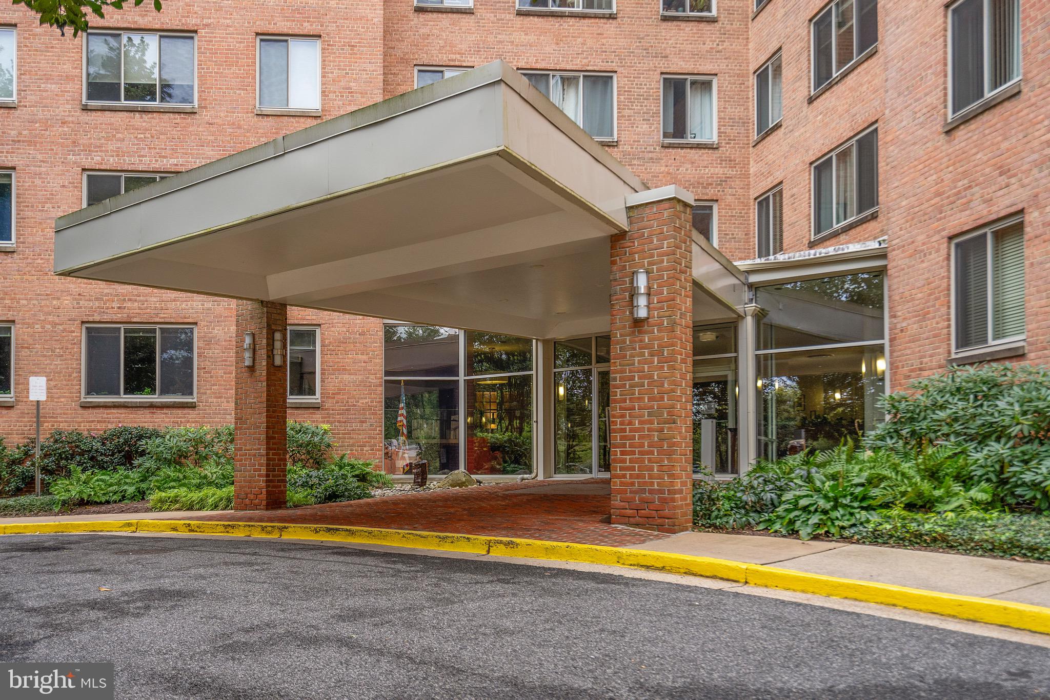 LYON VILLAGE - Residential