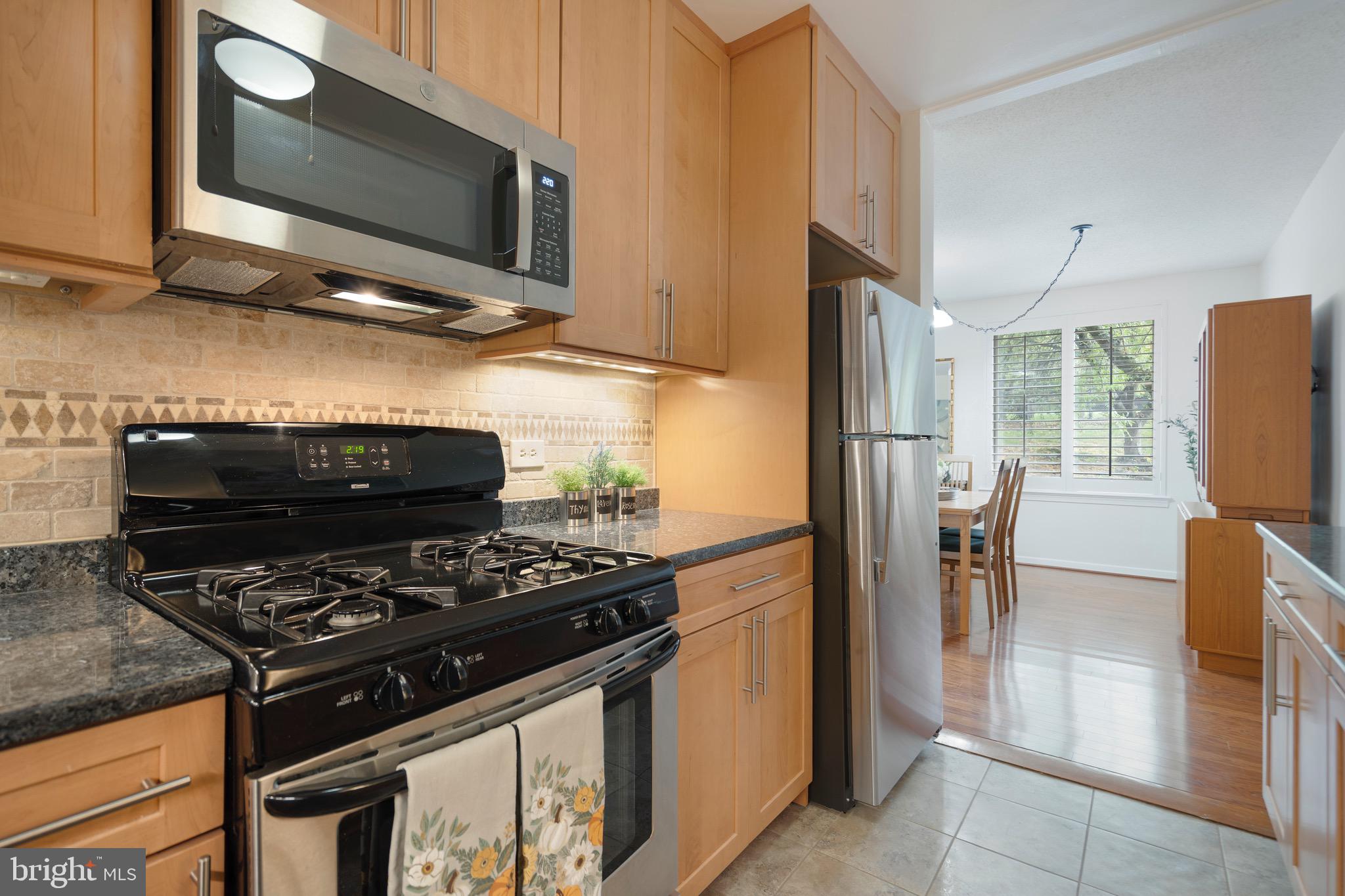 LYON VILLAGE - Residential