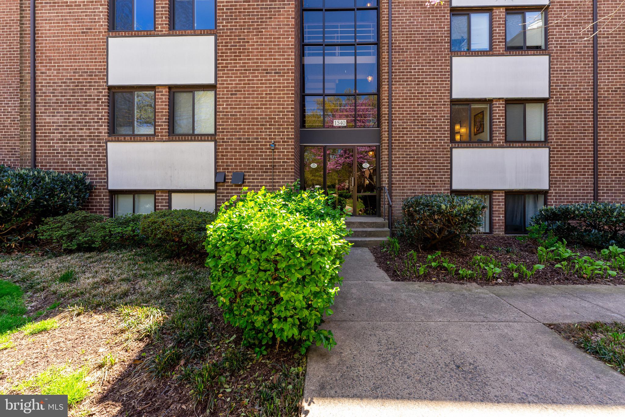 1540 NORTHGATE SQUARE 21B