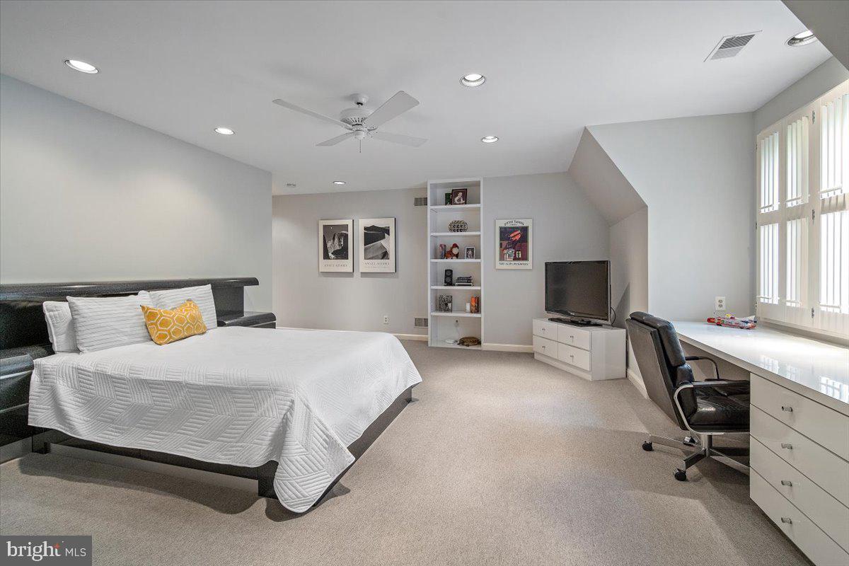 KENTSDALE ESTATES - Residential