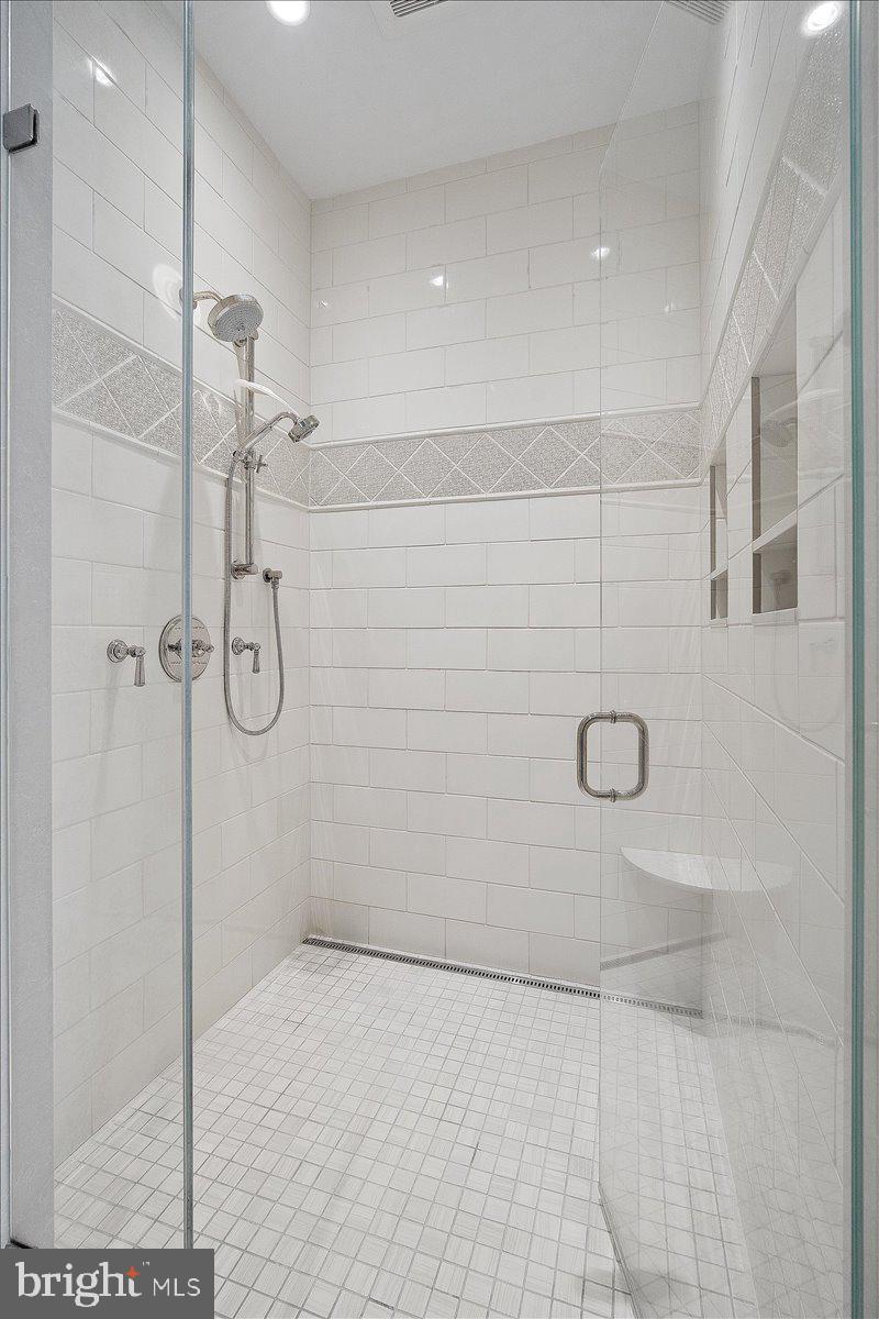 KENTSDALE ESTATES - Residential