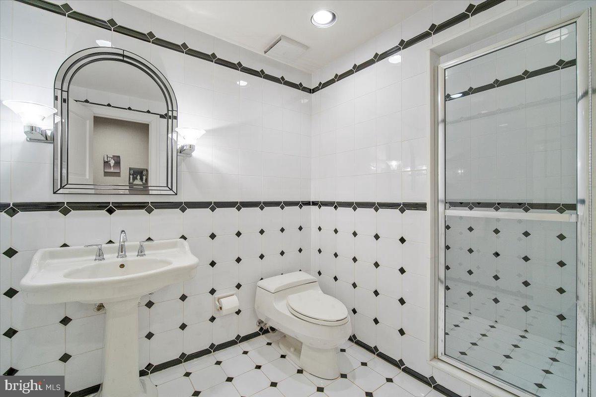 KENTSDALE ESTATES - Residential