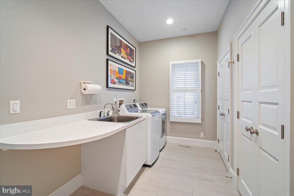 KENTSDALE ESTATES - Residential