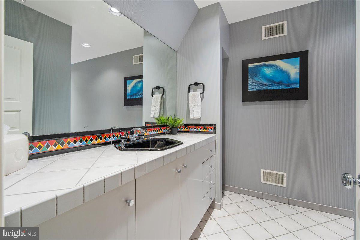 KENTSDALE ESTATES - Residential