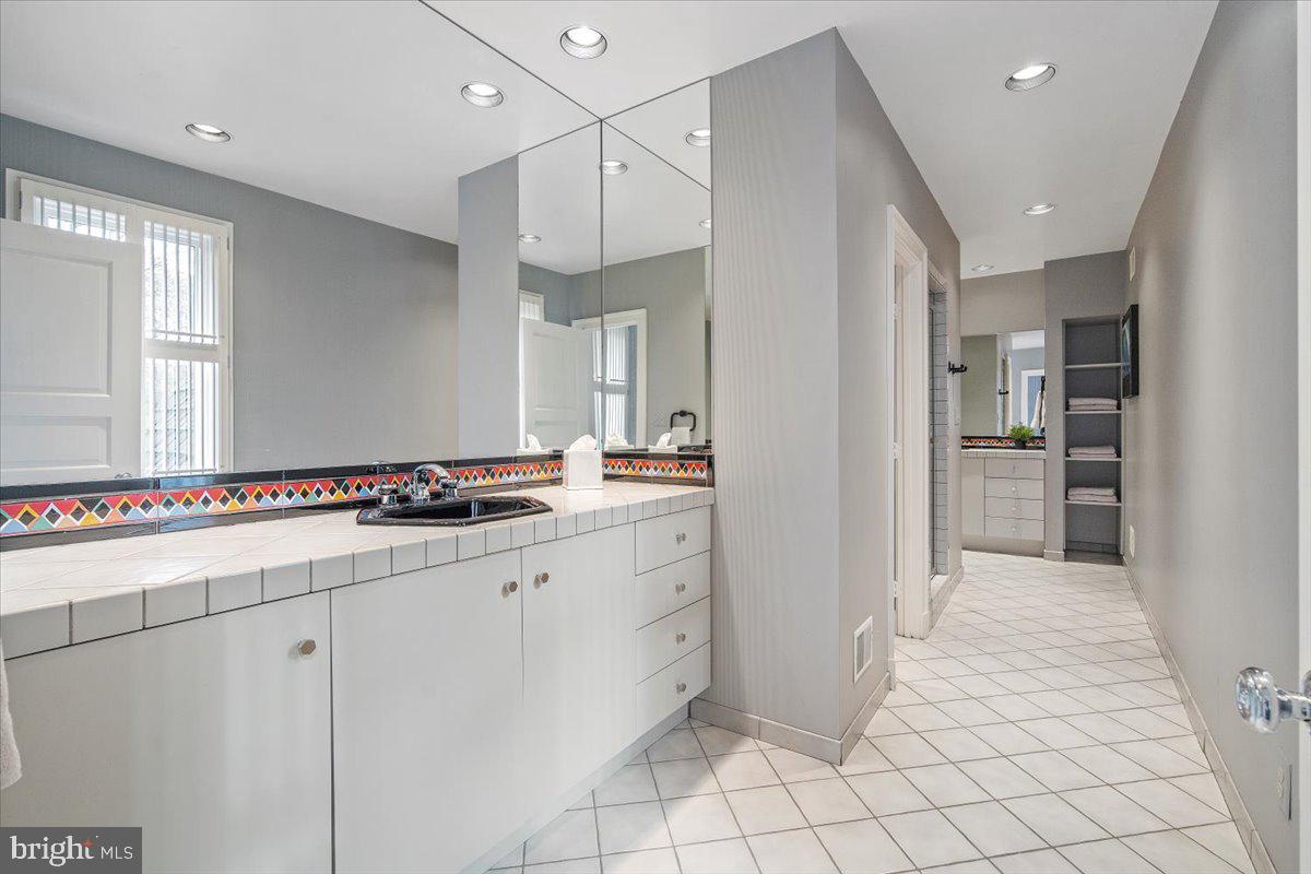 KENTSDALE ESTATES - Residential