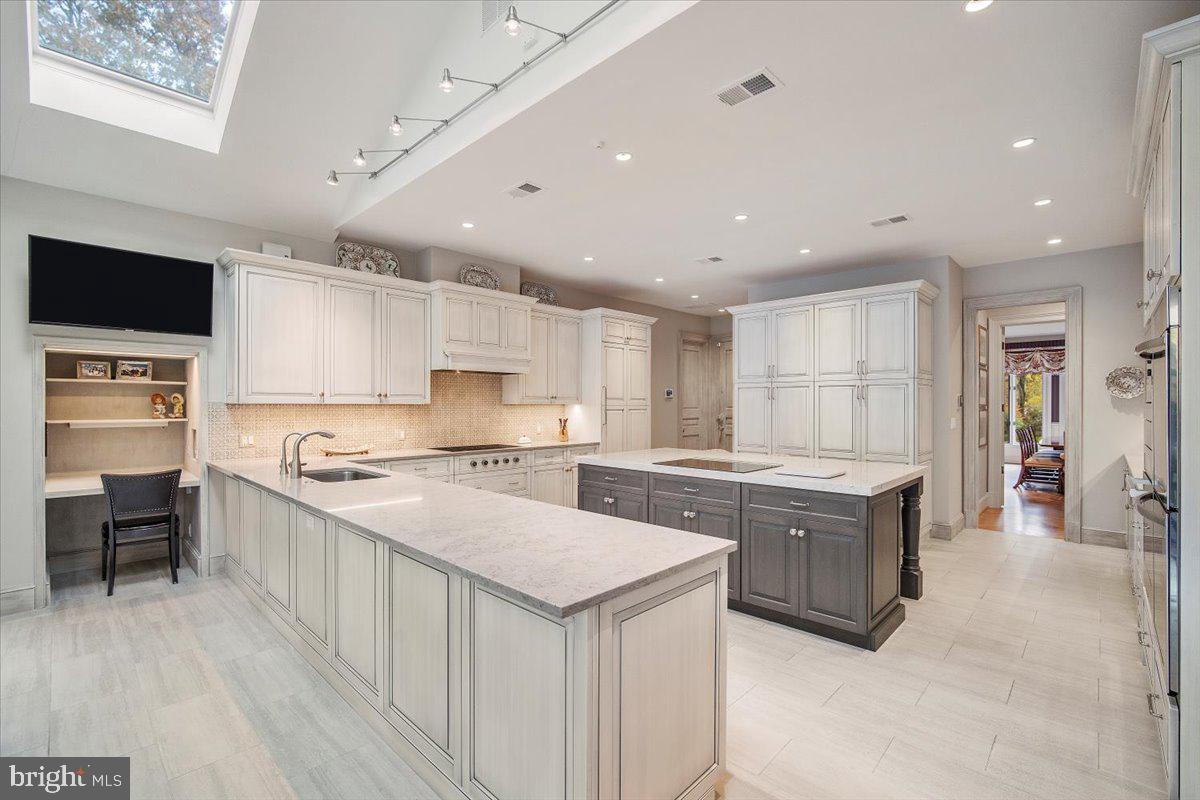 KENTSDALE ESTATES - Residential