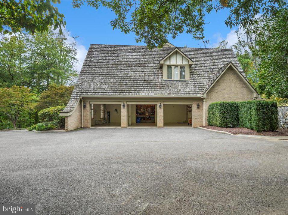 KENTSDALE ESTATES - Residential