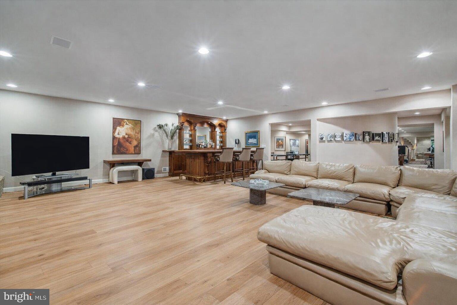 KENTSDALE ESTATES - Residential