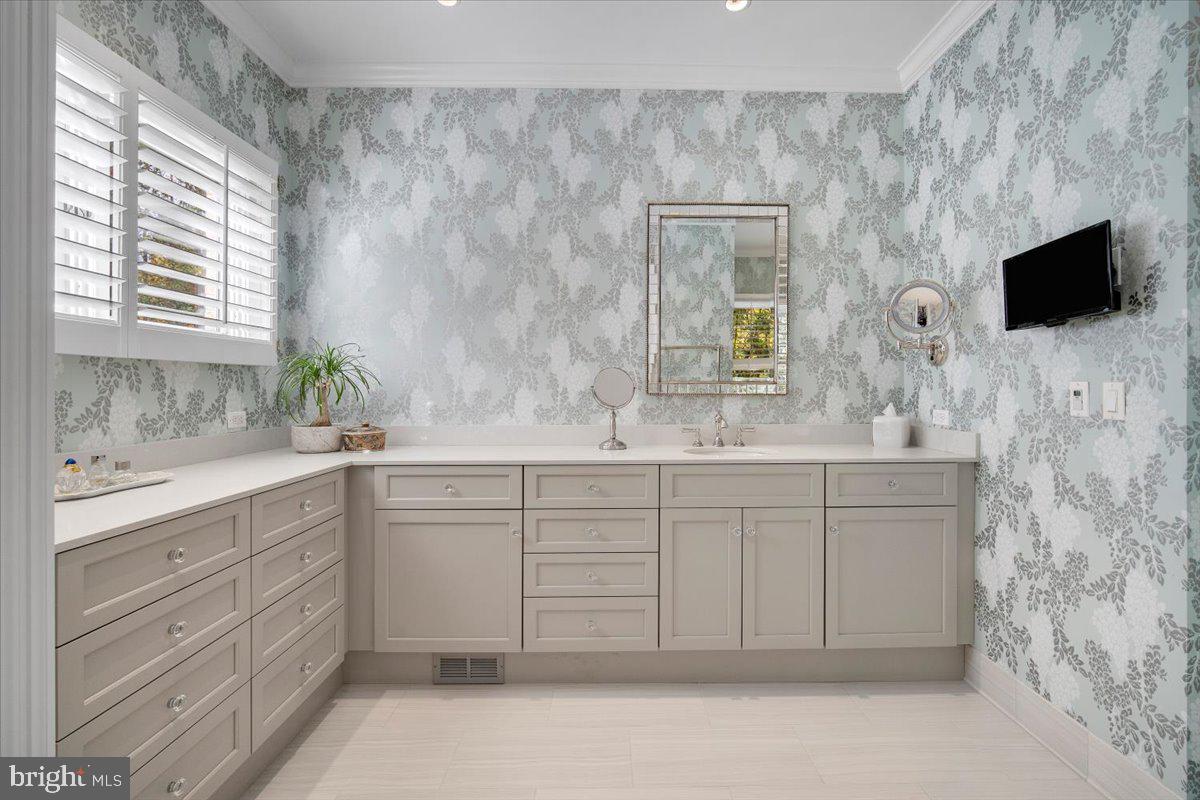 KENTSDALE ESTATES - Residential