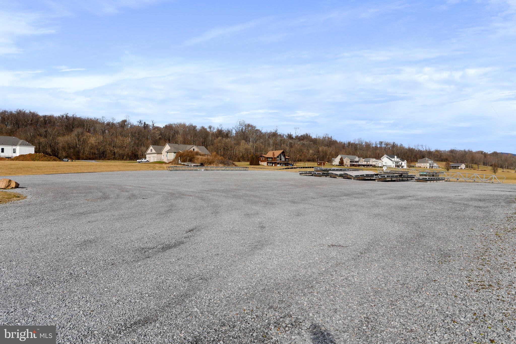 CROSSINGS ON THE POTOMAC - Land