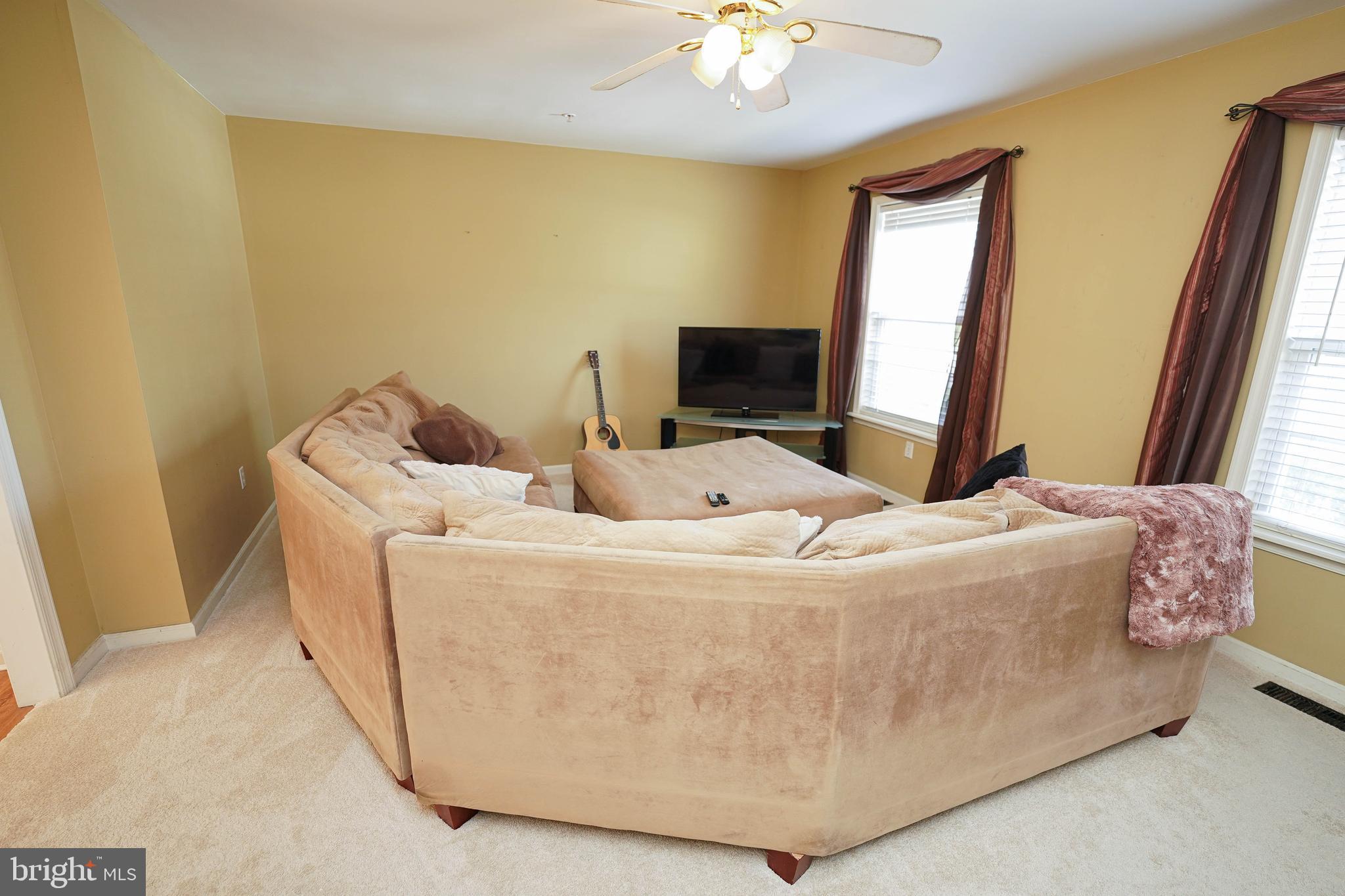 STONE GATE - Residential