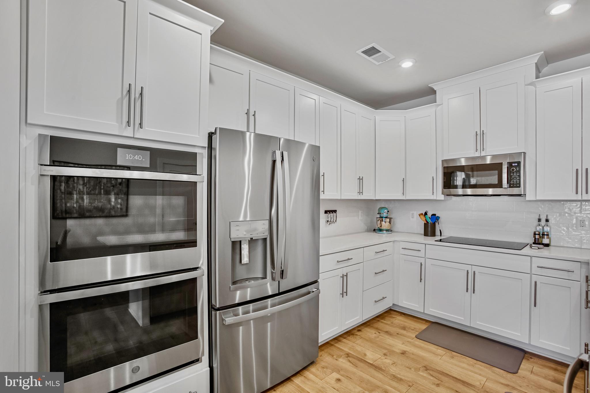 RESTON - Residential