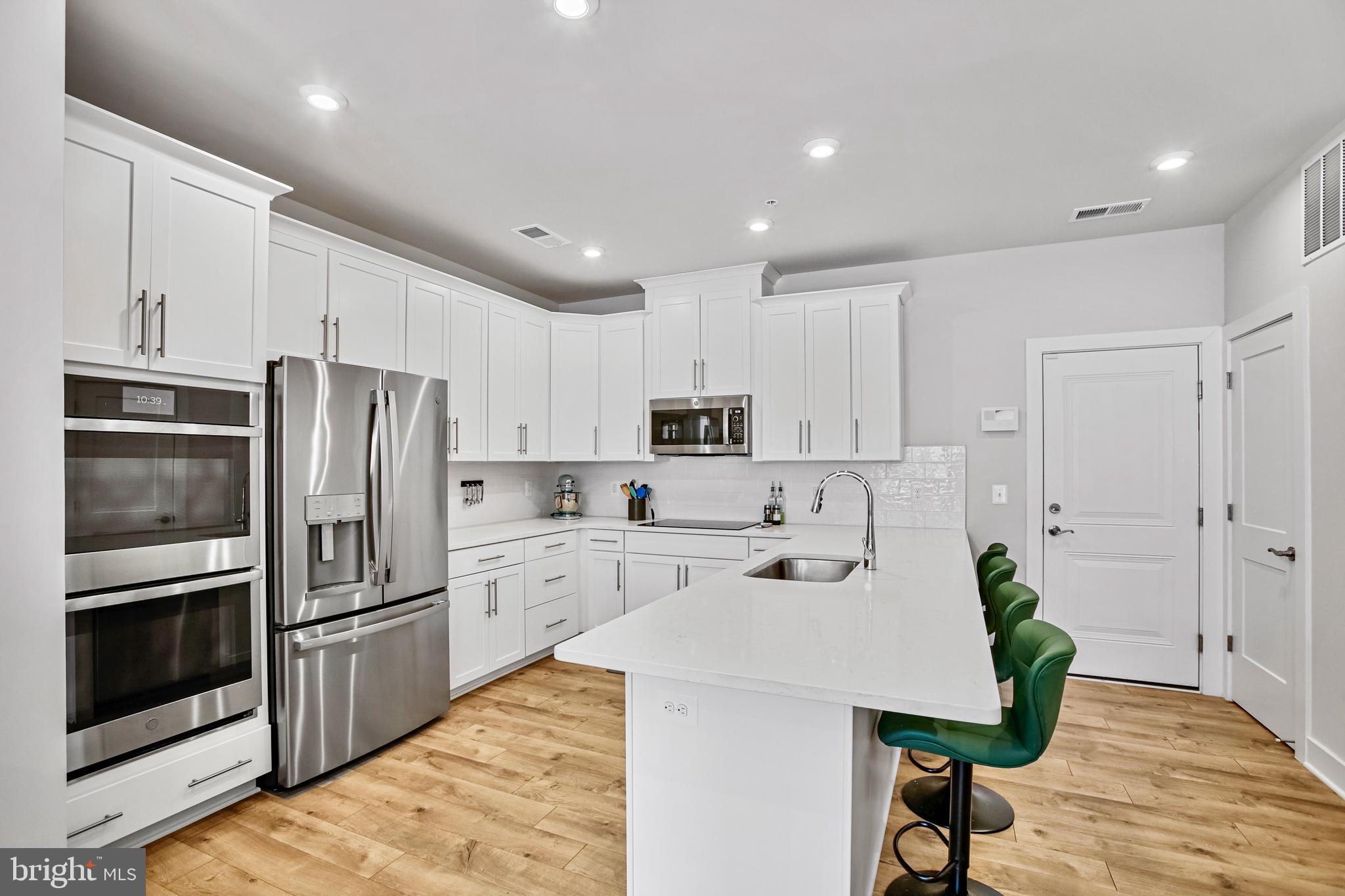 RESTON - Residential