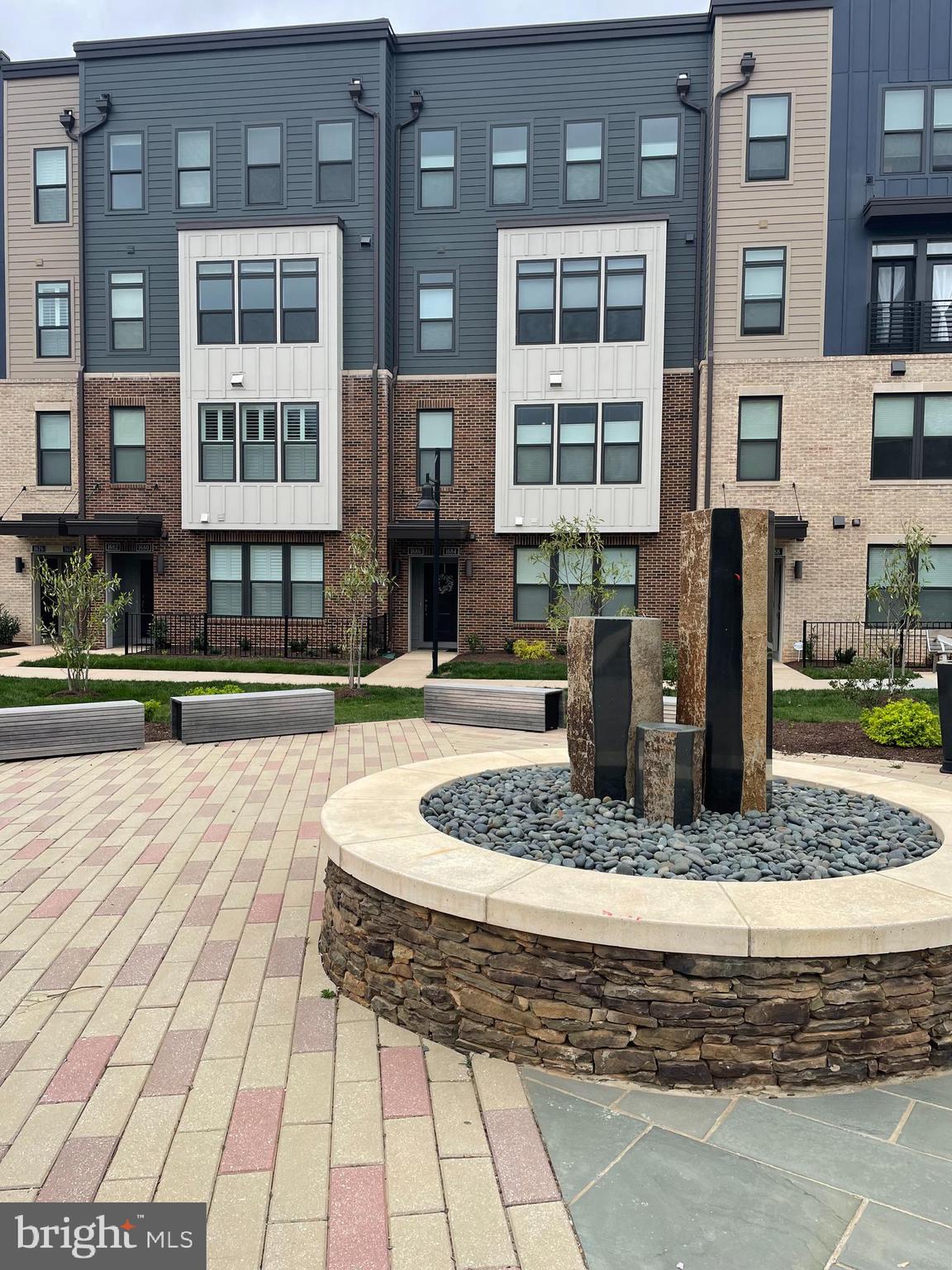 RESTON - Residential