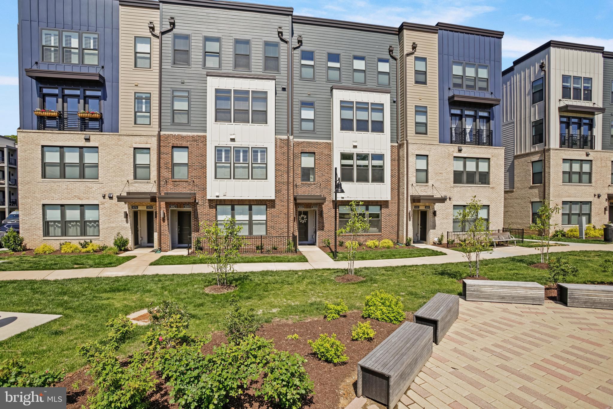 RESTON - Residential