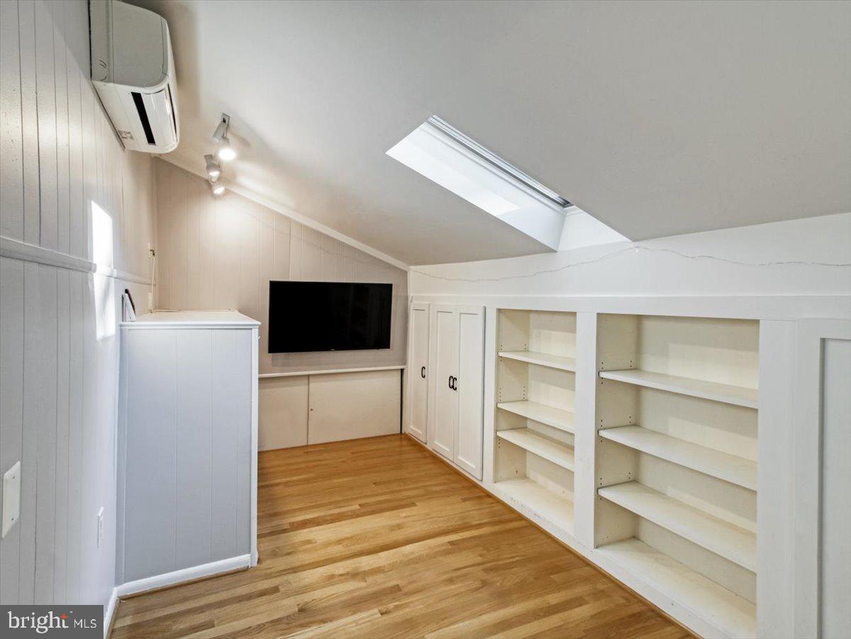 NEW MARK COMMONS - Residential Lease