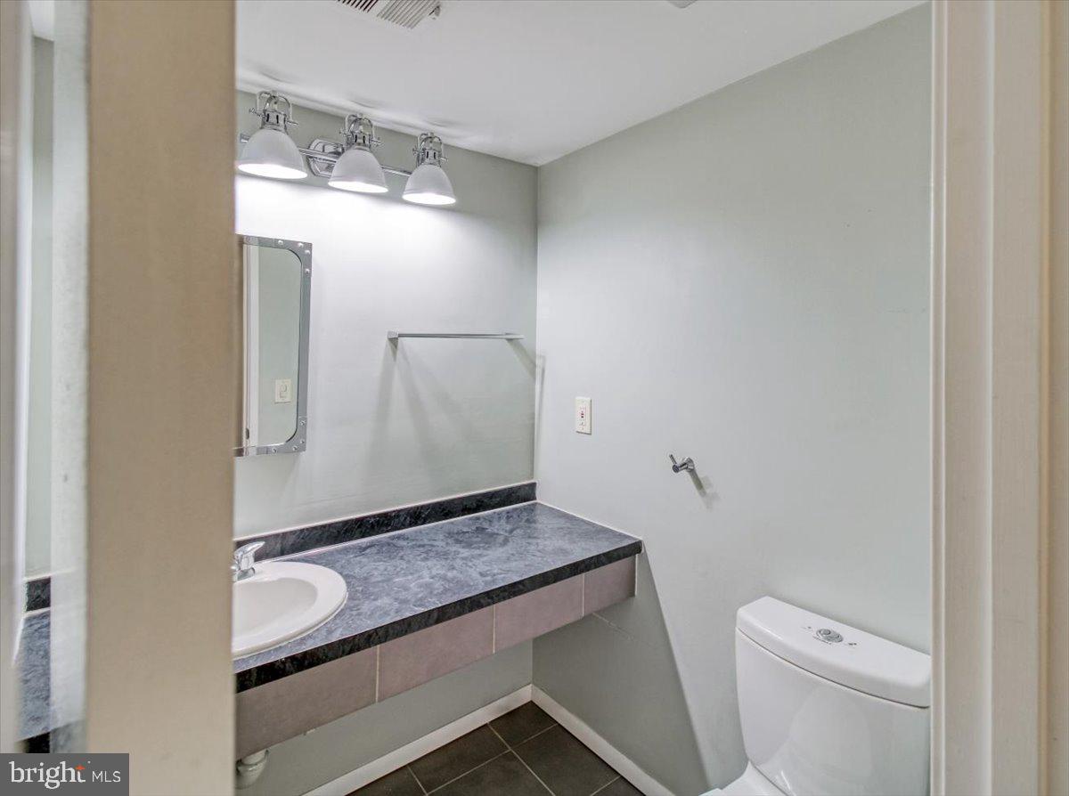 NEW MARK COMMONS - Residential Lease