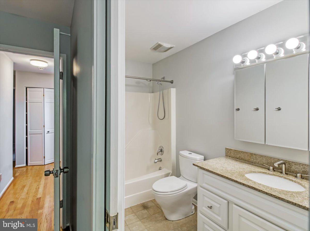 NEW MARK COMMONS - Residential Lease