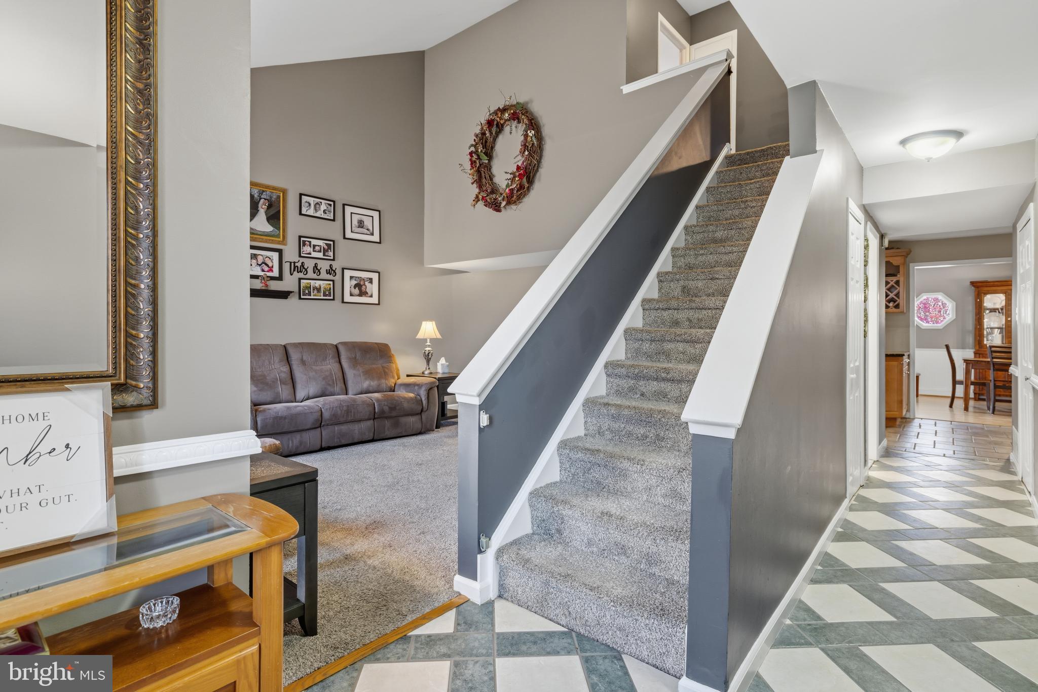 SAW MILL VALLEY - Residential