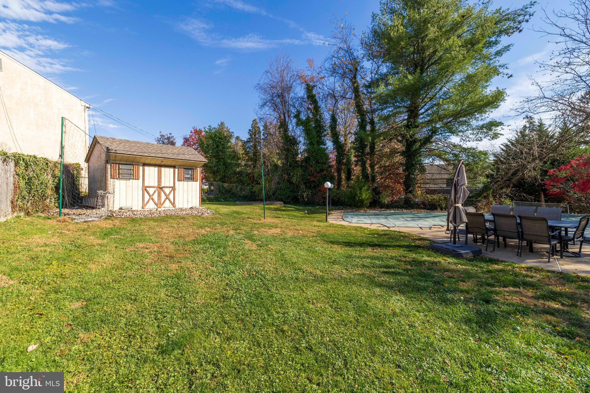 SAW MILL VALLEY - Residential