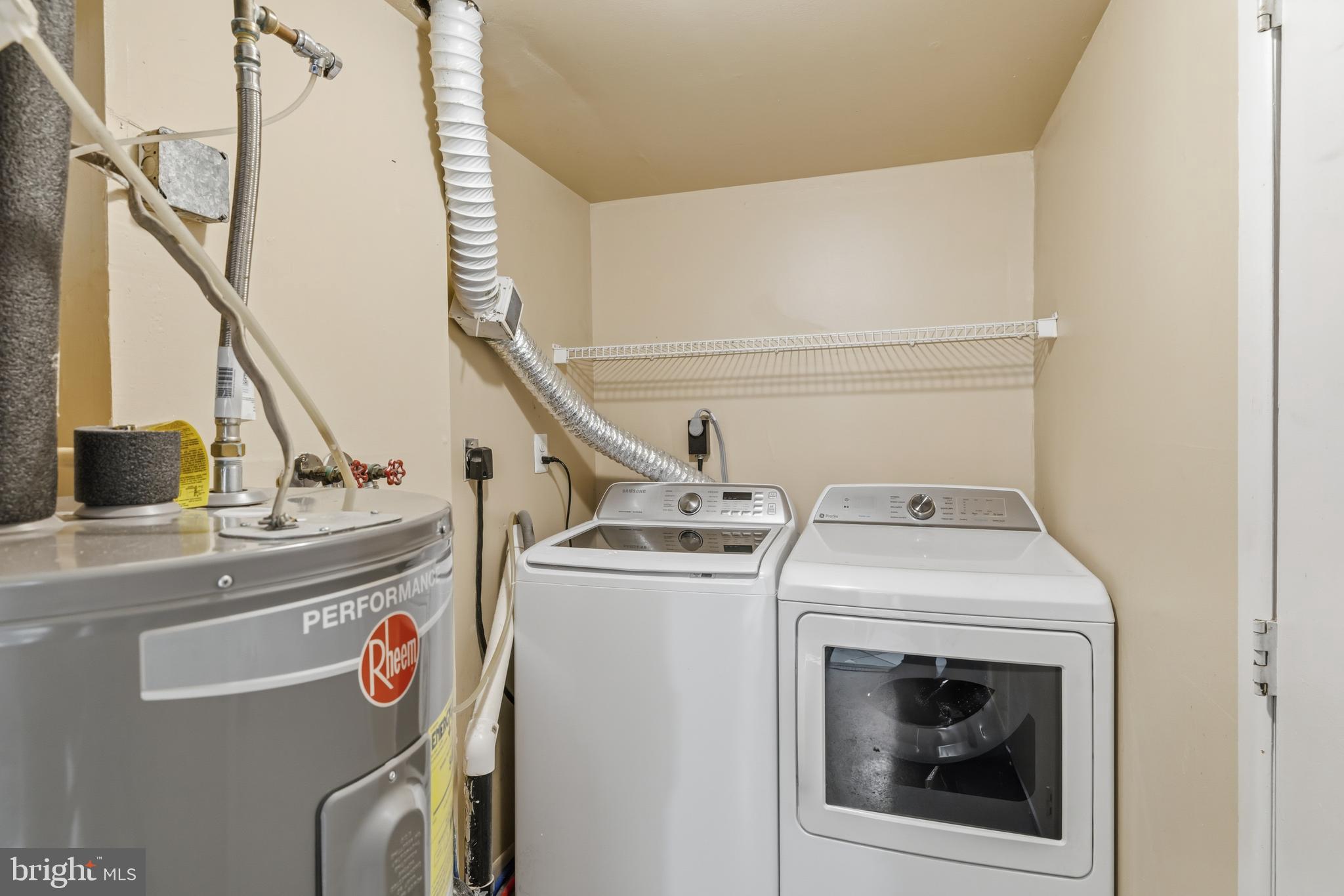 SAW MILL VALLEY - Residential