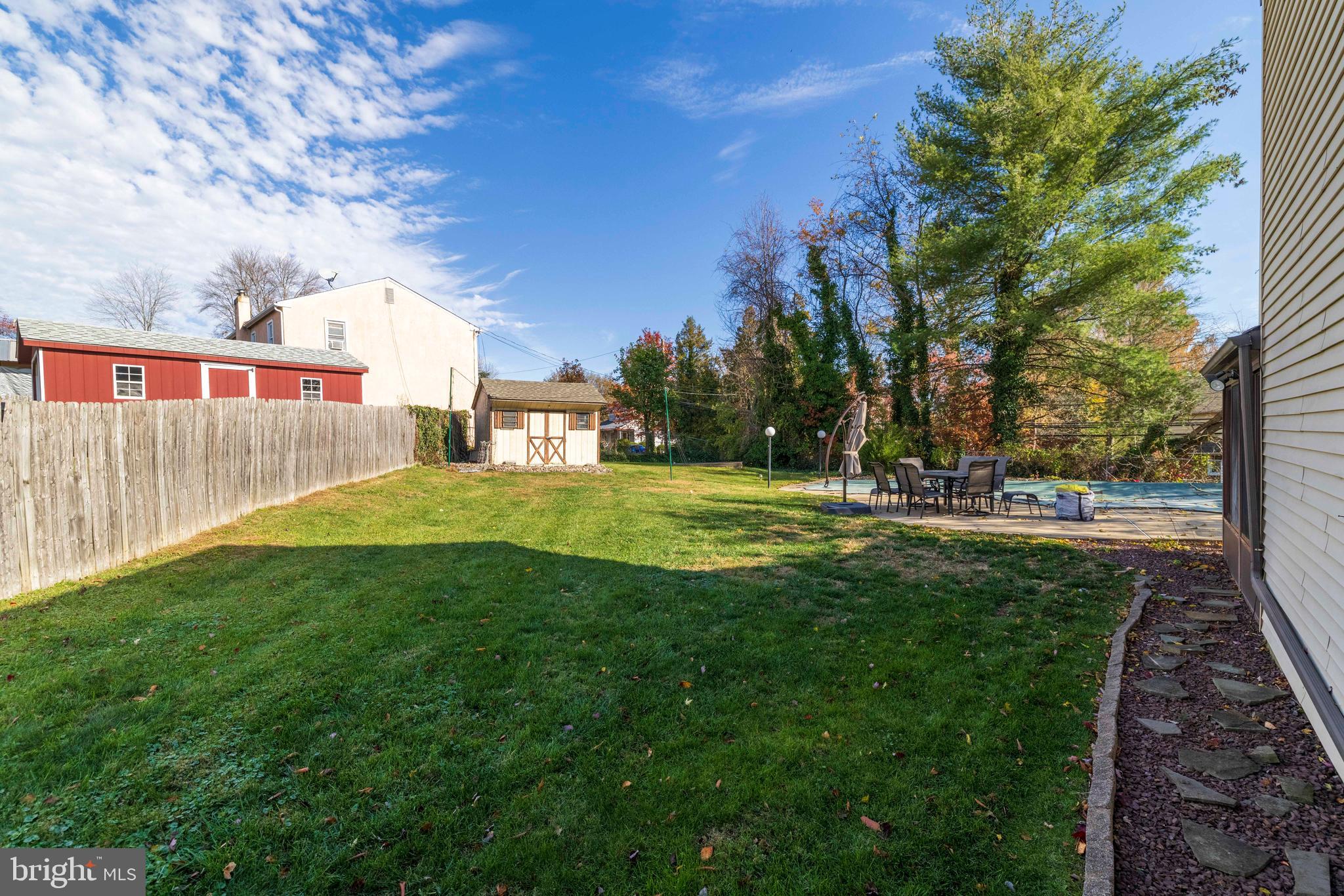 SAW MILL VALLEY - Residential