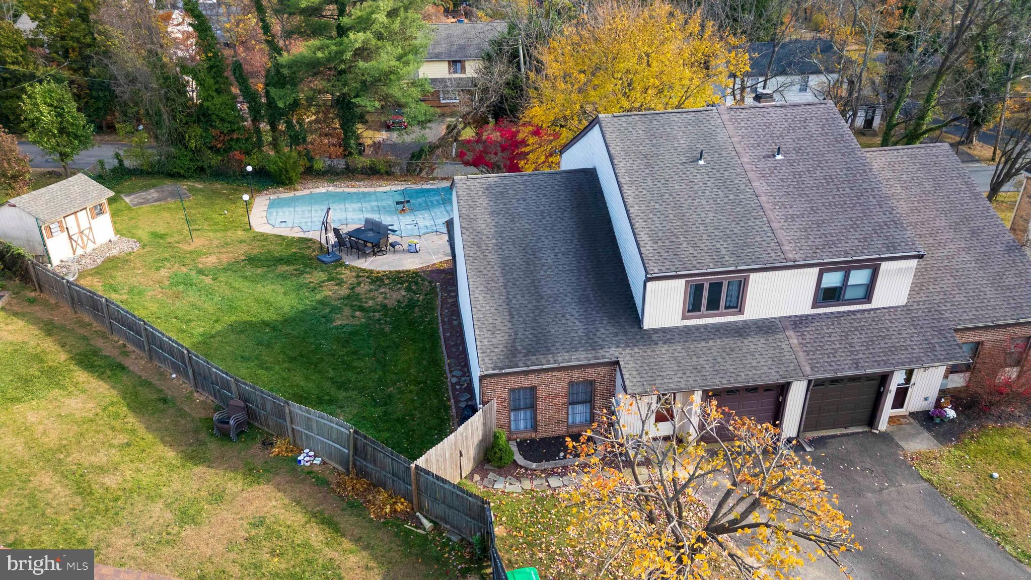 SAW MILL VALLEY - Residential