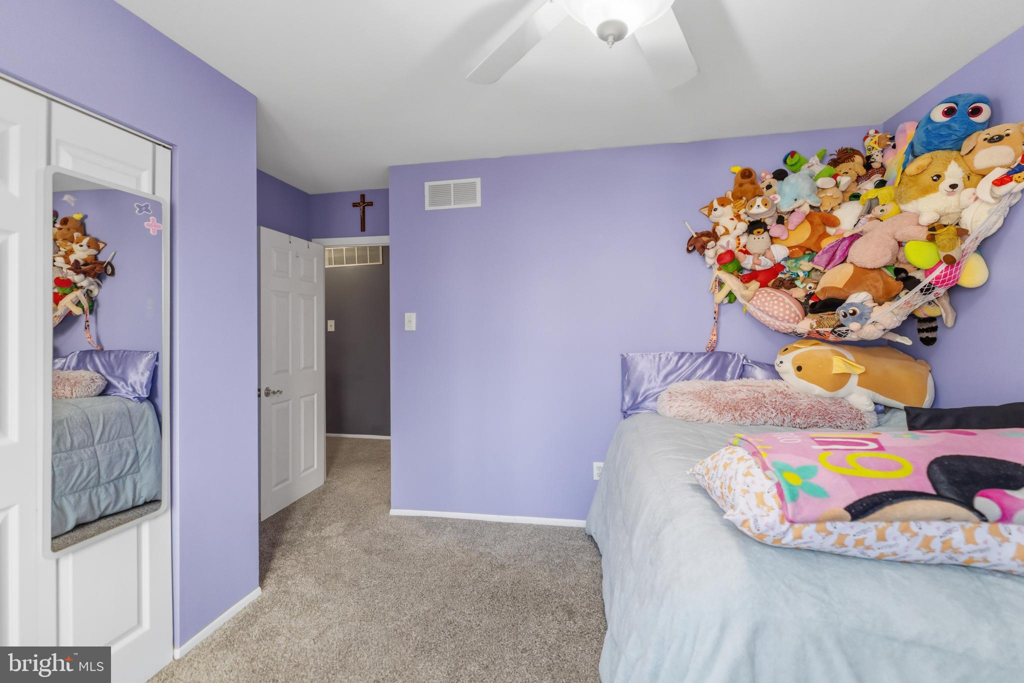 SAW MILL VALLEY - Residential