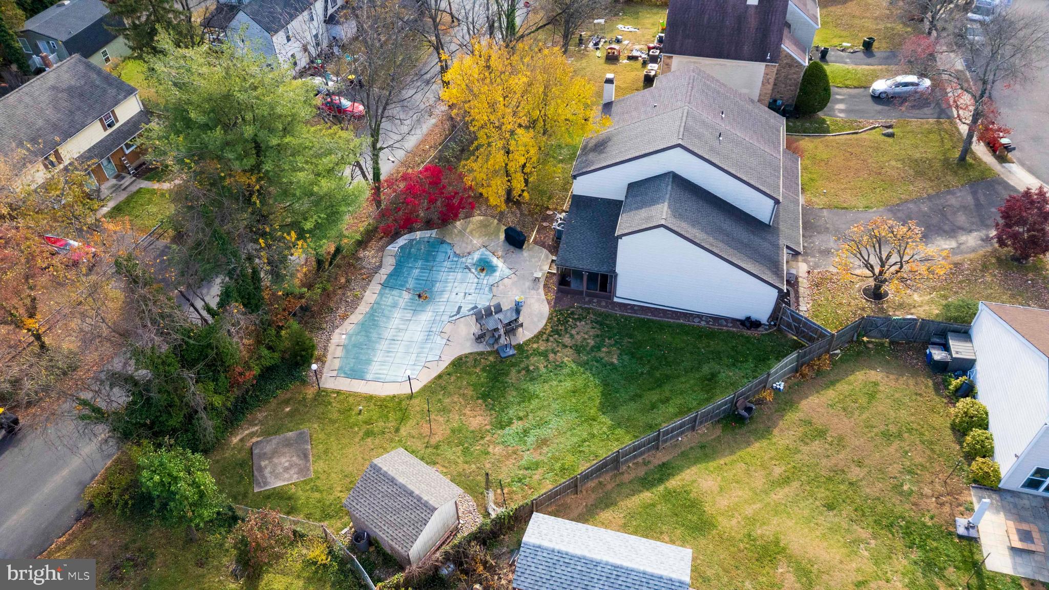 SAW MILL VALLEY - Residential