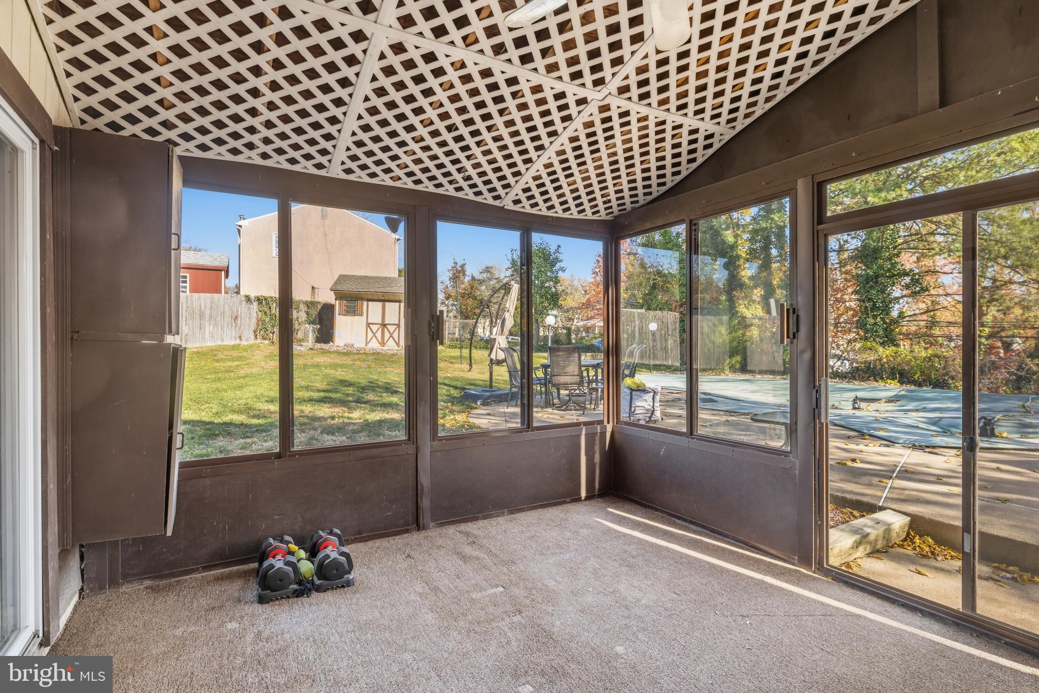 SAW MILL VALLEY - Residential