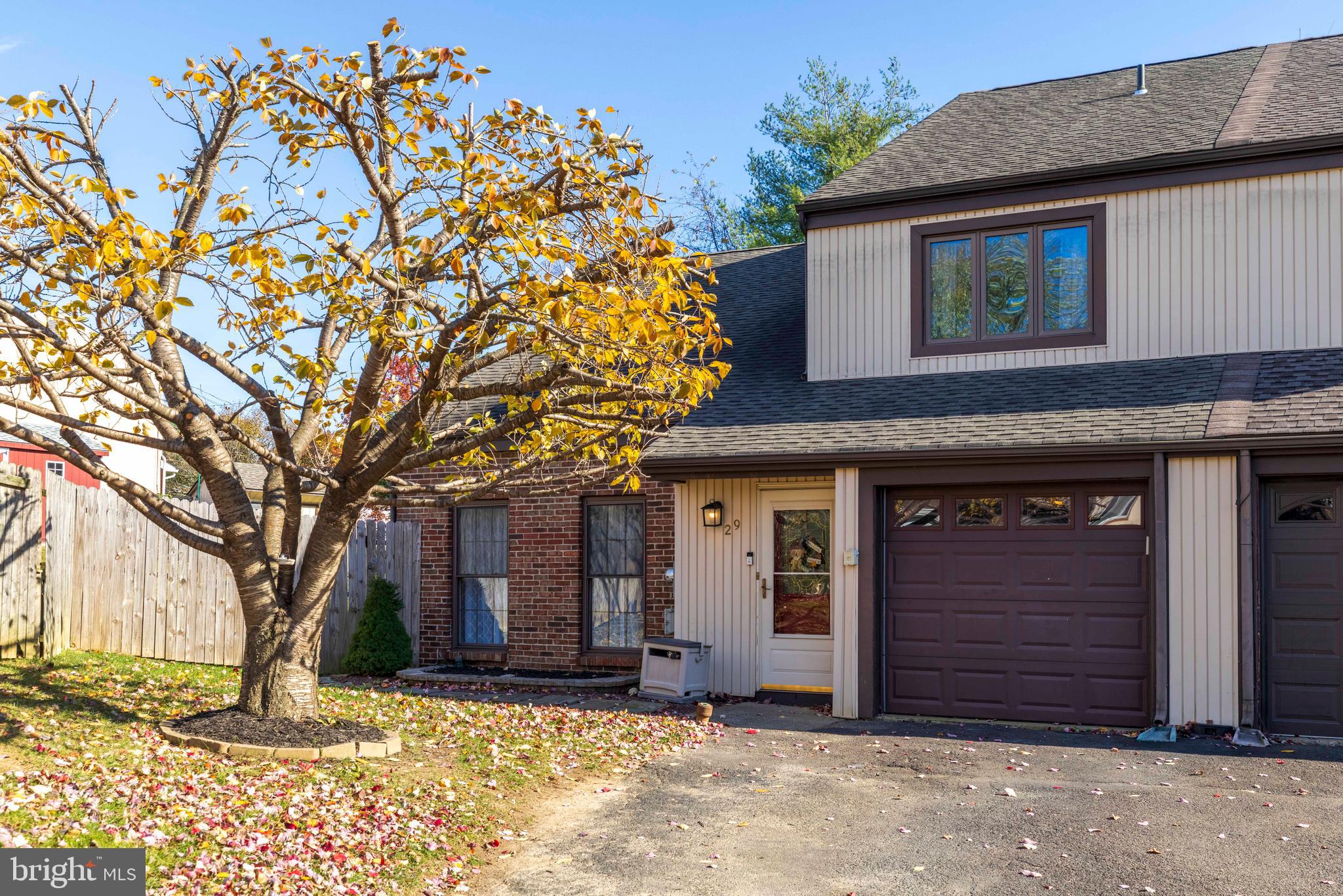 SAW MILL VALLEY - Residential