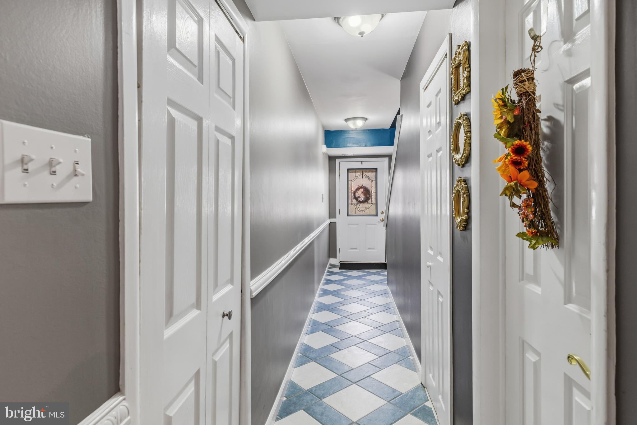 SAW MILL VALLEY - Residential